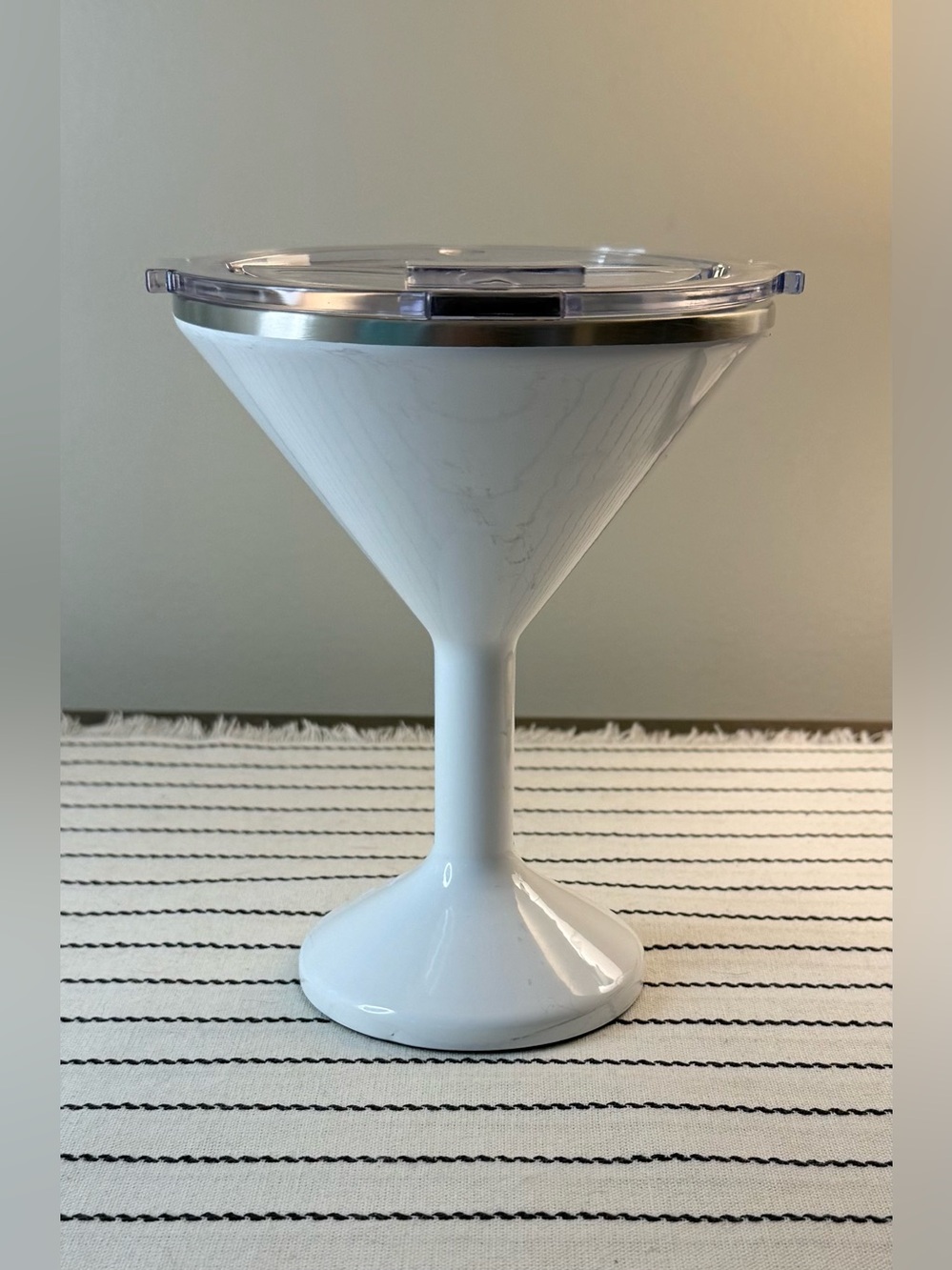 Orca Chasertini Pearl Cocktail Glass with Clear Lid NWT